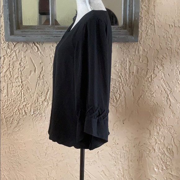 Basic black blouse - Picture 2 of 6